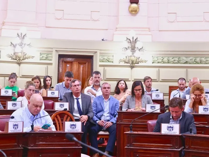 Sin abstenciones y con unas pocas ausencias, la totalidad de los diputados y senadores presentes votaron por remover del cargo de fiscal al Dr. Aldo Gerosa.