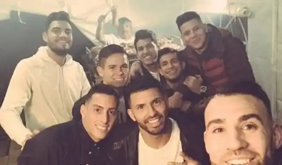 El festejo íntimo de los jugadores de la Selección Argentina en Inglaterra