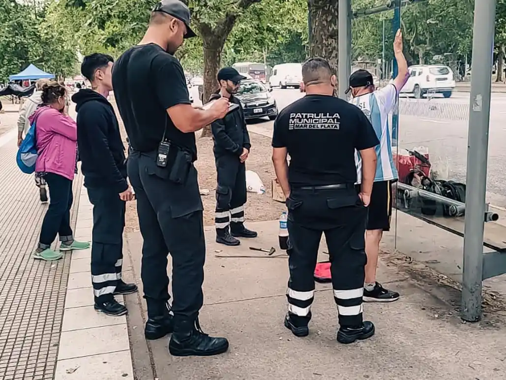 Durante una recorrida preventiva en la zona, se detectó a un individuo alcoholizado generando disturbios en la vía pública.