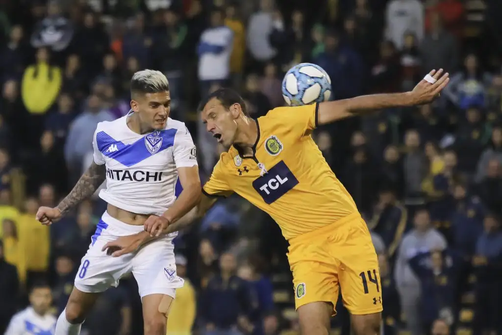 Vélez ganó en Rosario y dejó complicado a Central