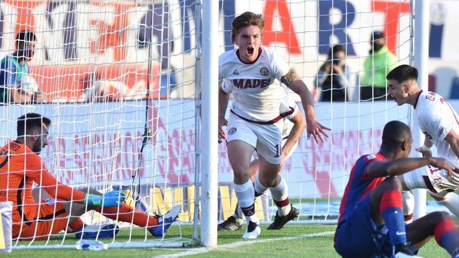 San Lorenzo perdió con Lanús, los hinchas estallaron de bronca y Paolo Montero camina por la cuerda floja