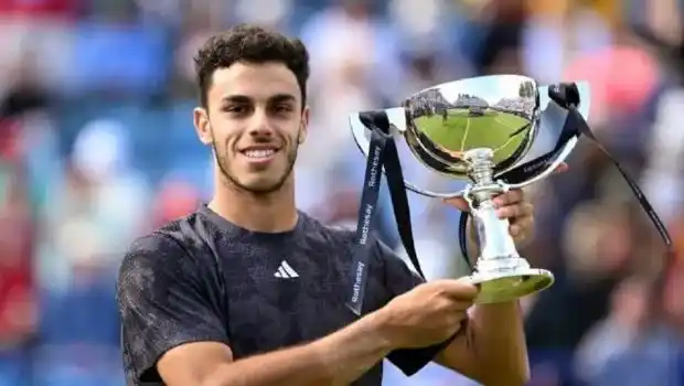 Francisco Cerúndolo, primer argentino en 28 años que gana un ATP sobre césped