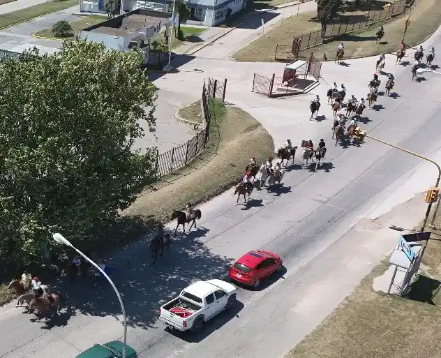 Cabalgata. Se realizó desde el Puente Colgante