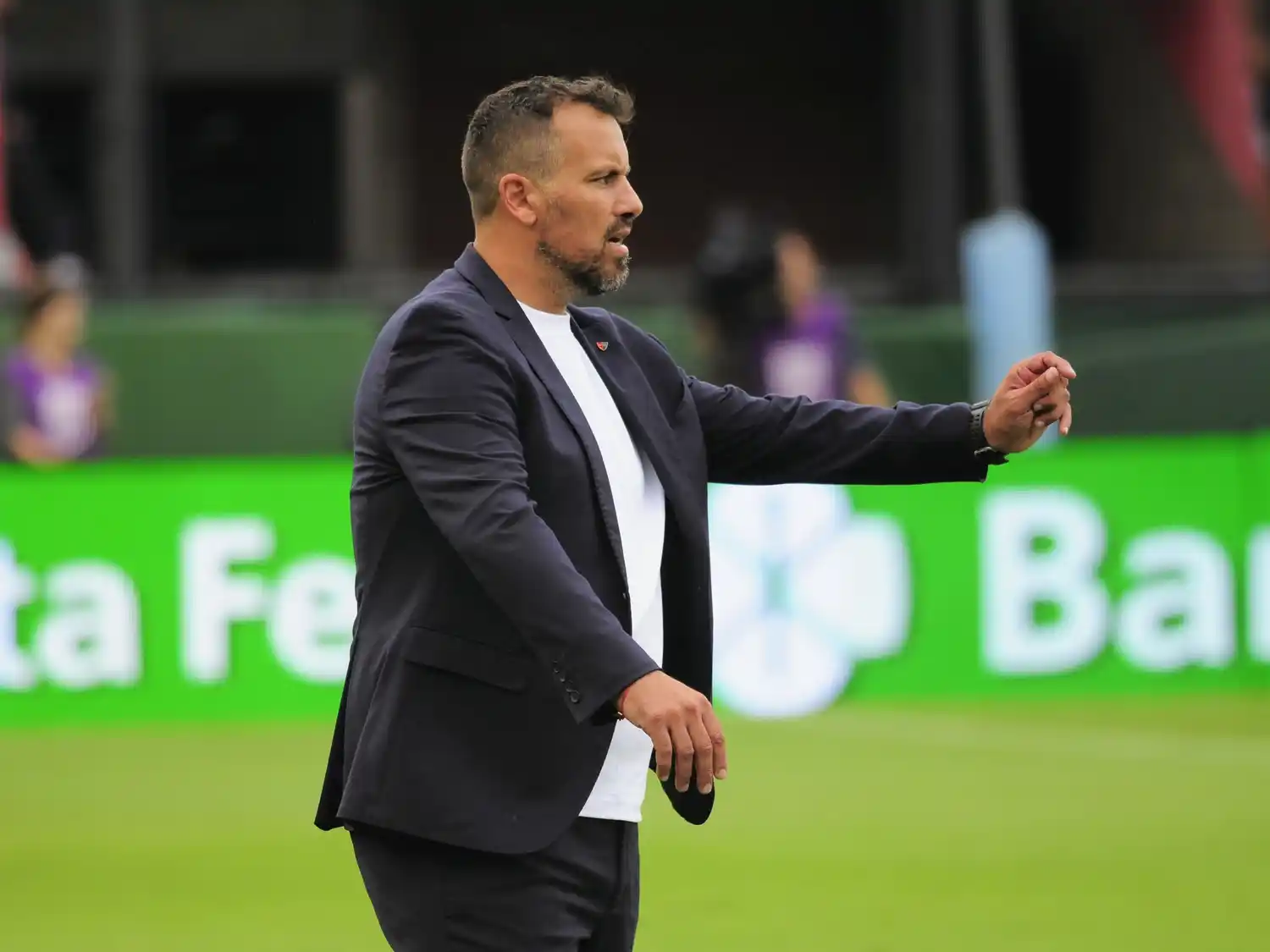 Fabbiani no se refirió al arbitraje tras la derrota ante Barracas y afirmó que "el equipo está bien y va a mejorar"