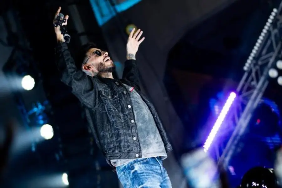 Ulises Bueno vuelve al escenario como invitado especial en un baile del fin de semana