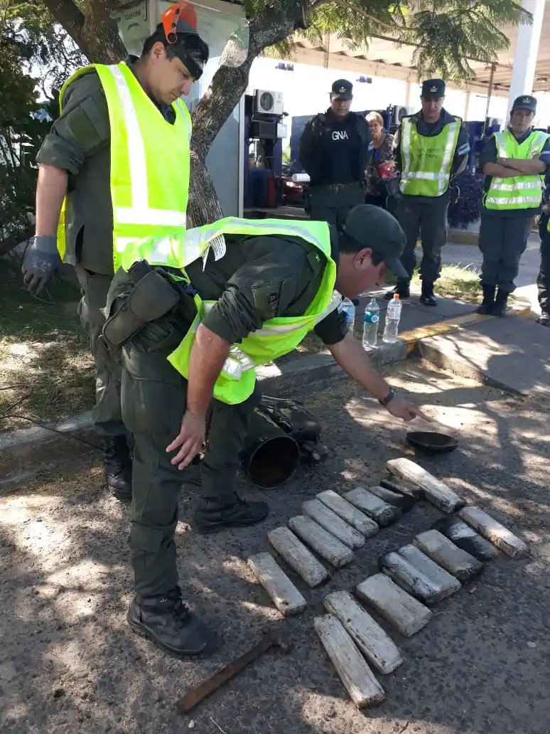 Arrestaron en Entre Ríos a una mujer que viajaba con 11 kilos de marihuana