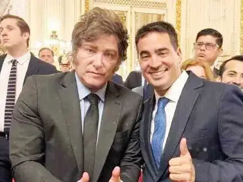 El presidente Javier Milei pone en funciones
a Adrián Ravier como vocero presidencial