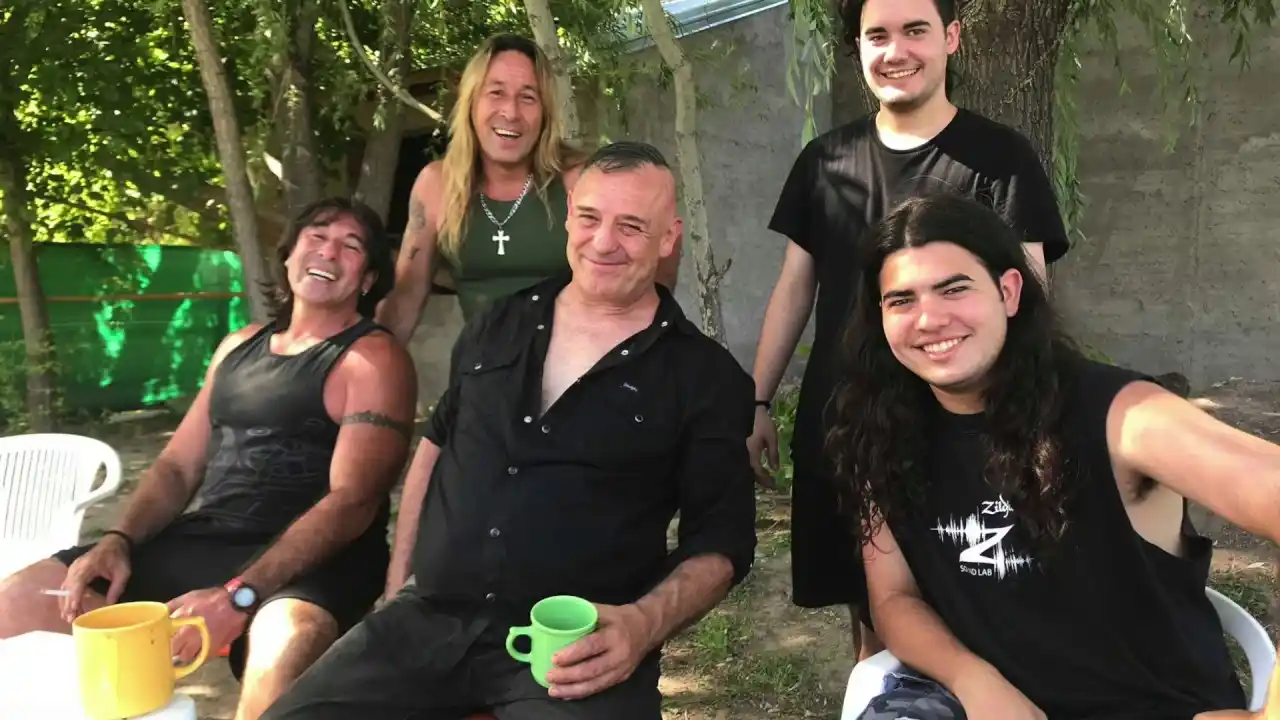 Iorio: “Rompen las veredas que pagamos con nuestro IVA”