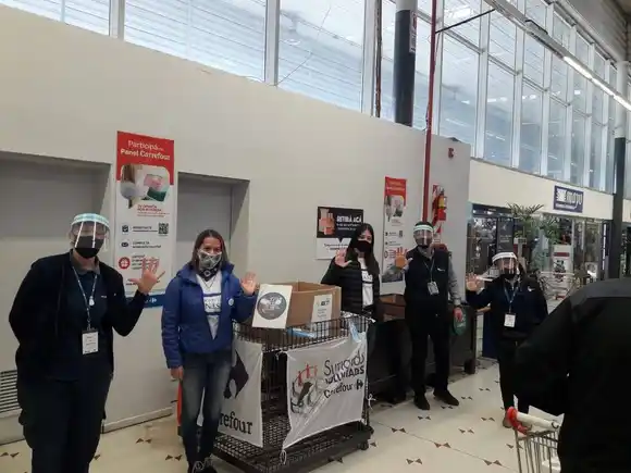 Barbijos Celestes y Blancos: 25 de Mayo solidario en supermarcados y barrios de Concordia