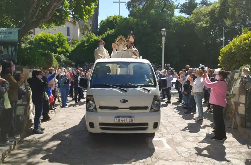 Miles de fieles participaron de la 47º Marcha de la Esperanza