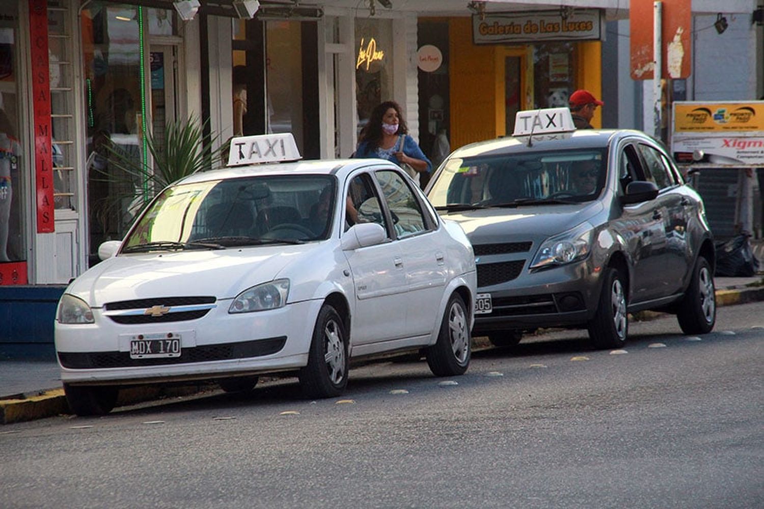 Taxis en una de las paradas