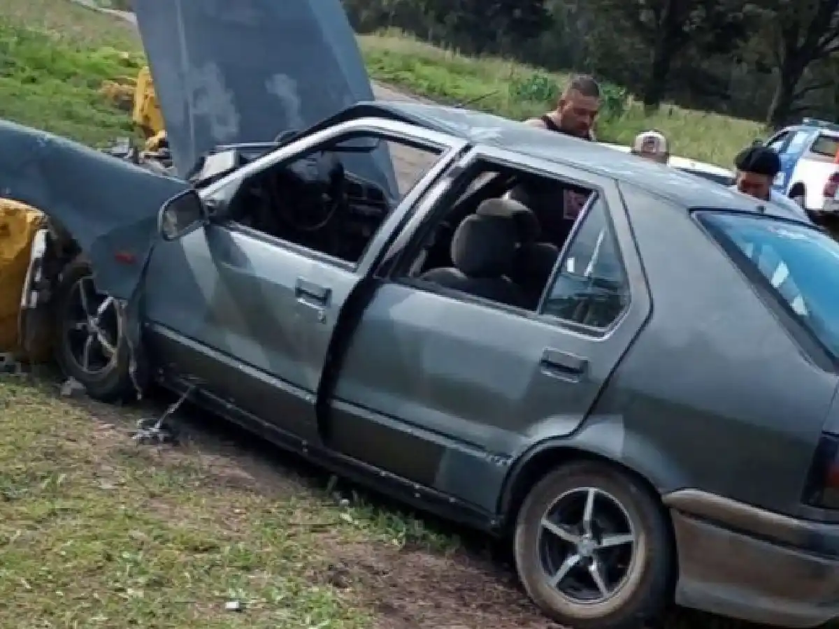 Imprudencia: dejó manejar a su hija de 9 años, chocó y la niña sufrió una fractura de fémur
