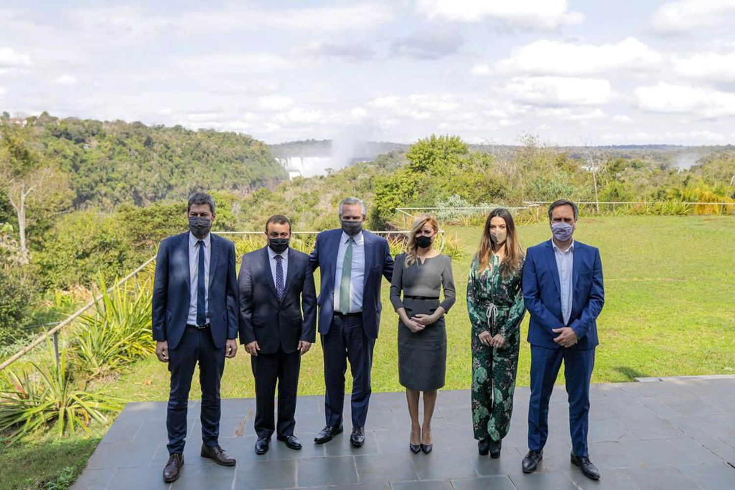 En Iguazú, Fernández exhortó a “encender la máquina del turismo”