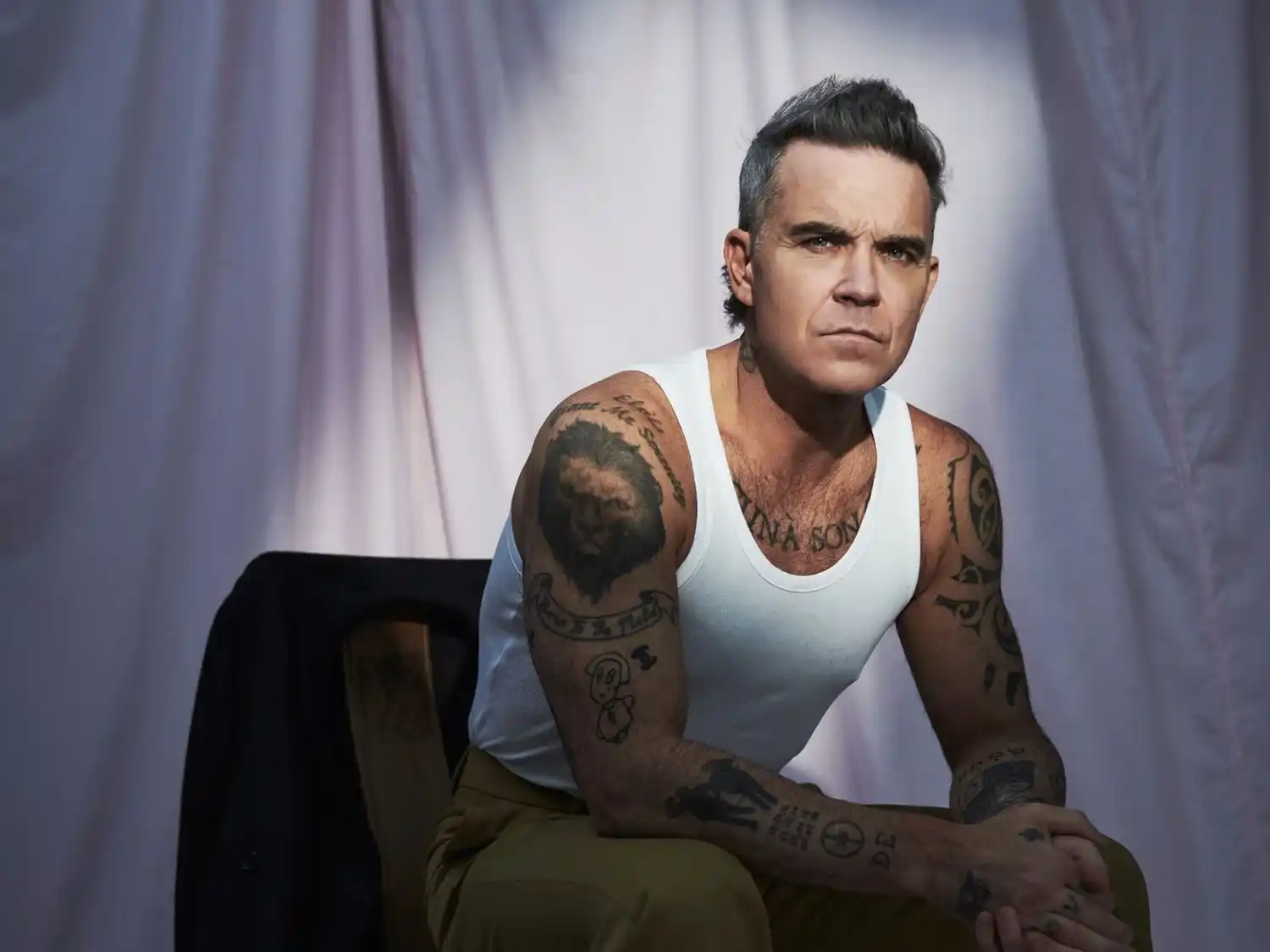 Robbie Williams.