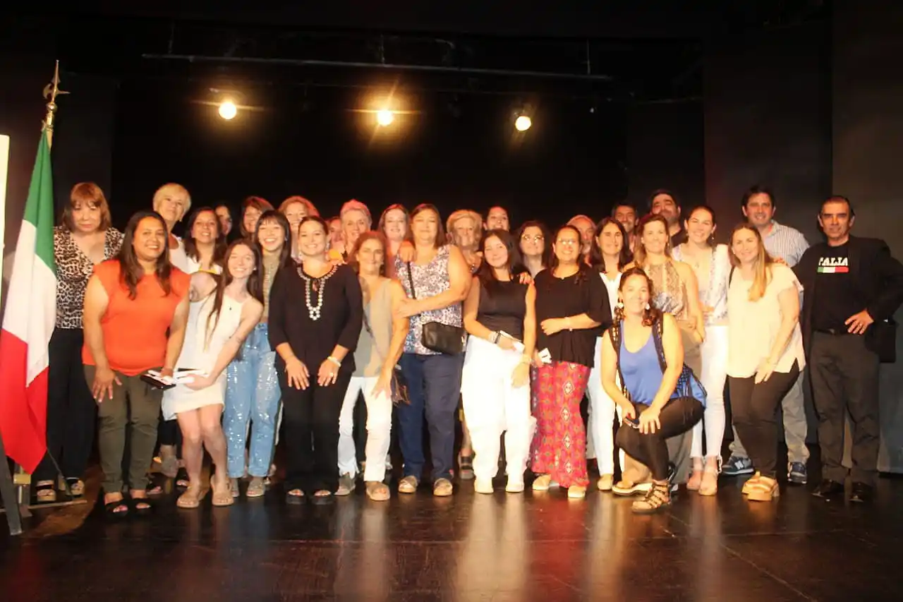 Culminó curso de idioma en la Sociedad Italia