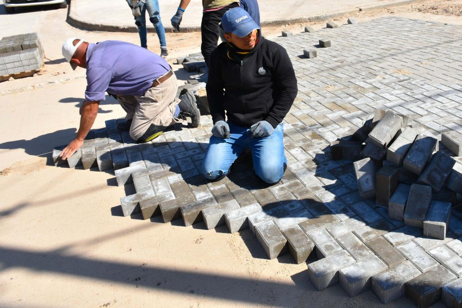 Plaza Eva Perón: Continúa la obra en las calles