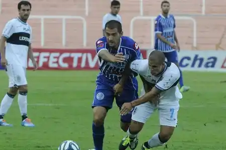 Gimnasia pisó fuerte en Mendoza y sorprendió a Godoy Cruz