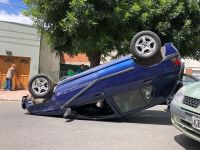 Choque y vuelco en calle Nigro al 500: una mujer hospitalizada