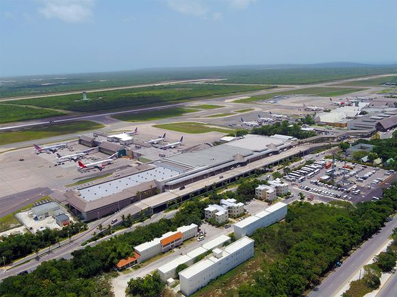 El 100% del personal del aeropuerto de Punta Cana fue vacunado contra el COVID-19