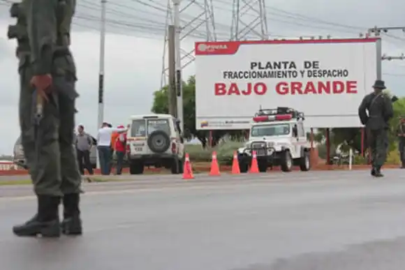 PRESOS 10 TRABAJADORES DE PDVSA por contrabando agravado, peculado doloso y terrorismo