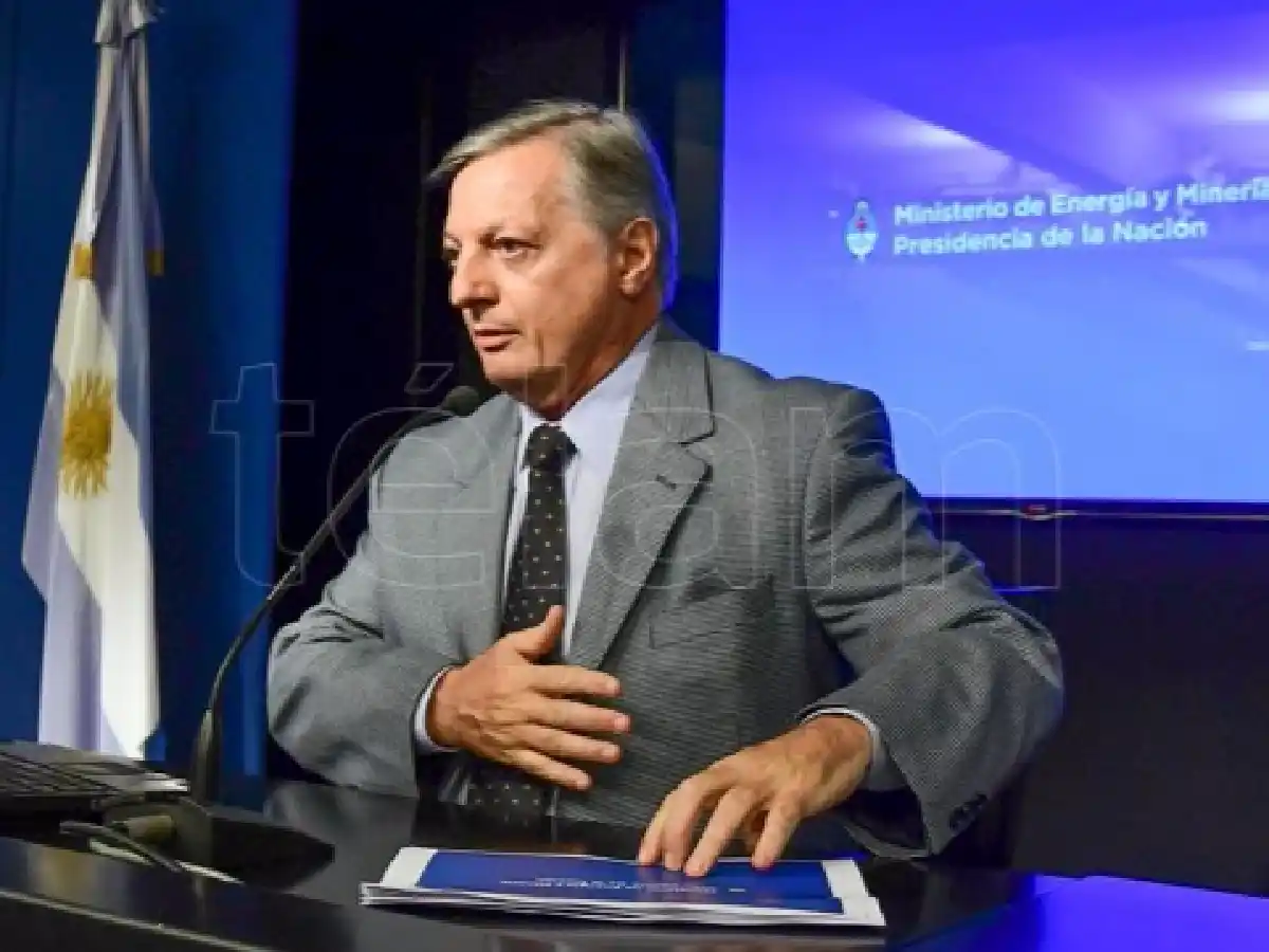 Aranguren anunció una suba de 24% promedio en las tarifas de gasv