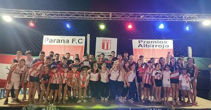 Paraná entrega sus premios Albirrojos