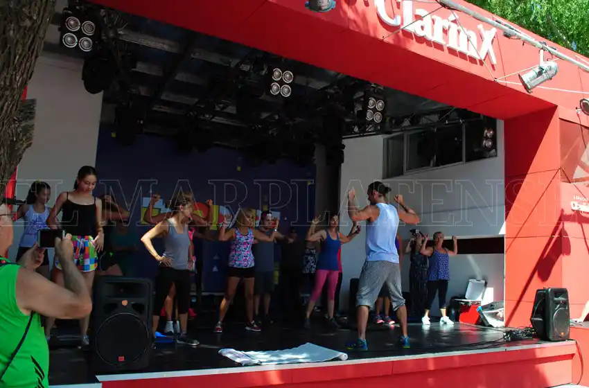 Espacio Clarín entrenó con la segunda clase de "Abs Like Sancho"