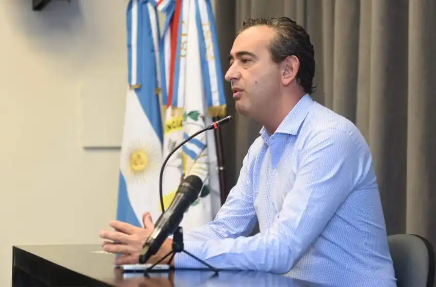 Javkin espera la autorización de Nación para abrir nuevas actividades en Rosario