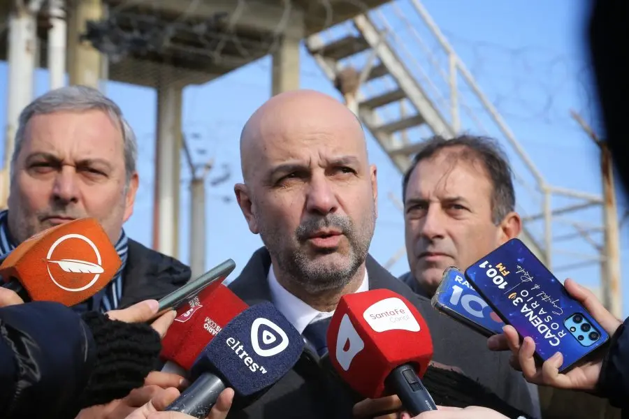 El gobierno de la Provincia puso en marcha el sistema de inhibición de celulares en el Penal de Piñero