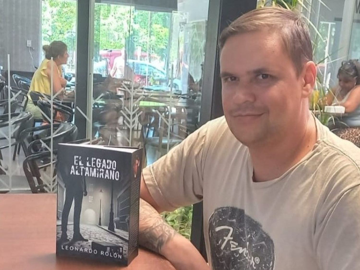 Leonardo Rolón: “Escribí la historia que siempre me hubiera gustado leer”