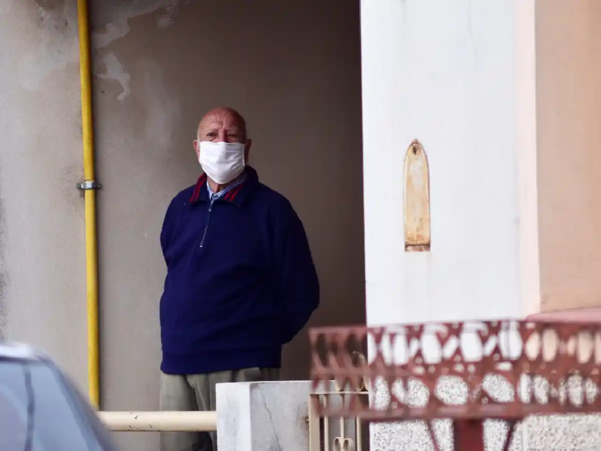 A pesar de los barrios bloqueados, la ciudad sigue siendo zona blanca