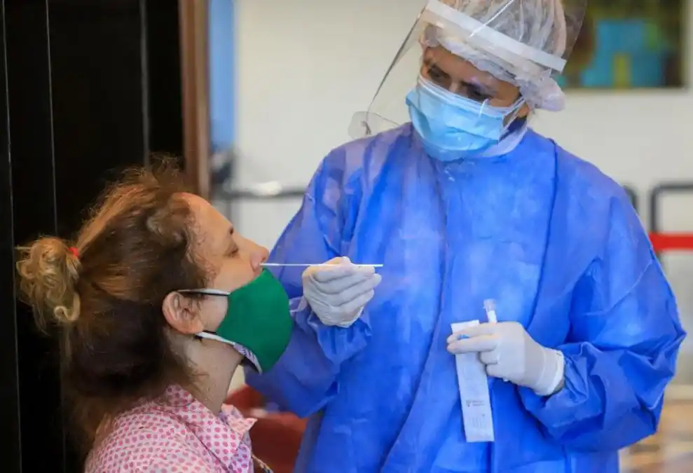 Coronavirus: 7.264 nuevos casos y otras 112 muertes en el país