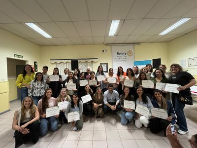 Entrega de certificados a cursantes de la capacitación en Costura Industrial