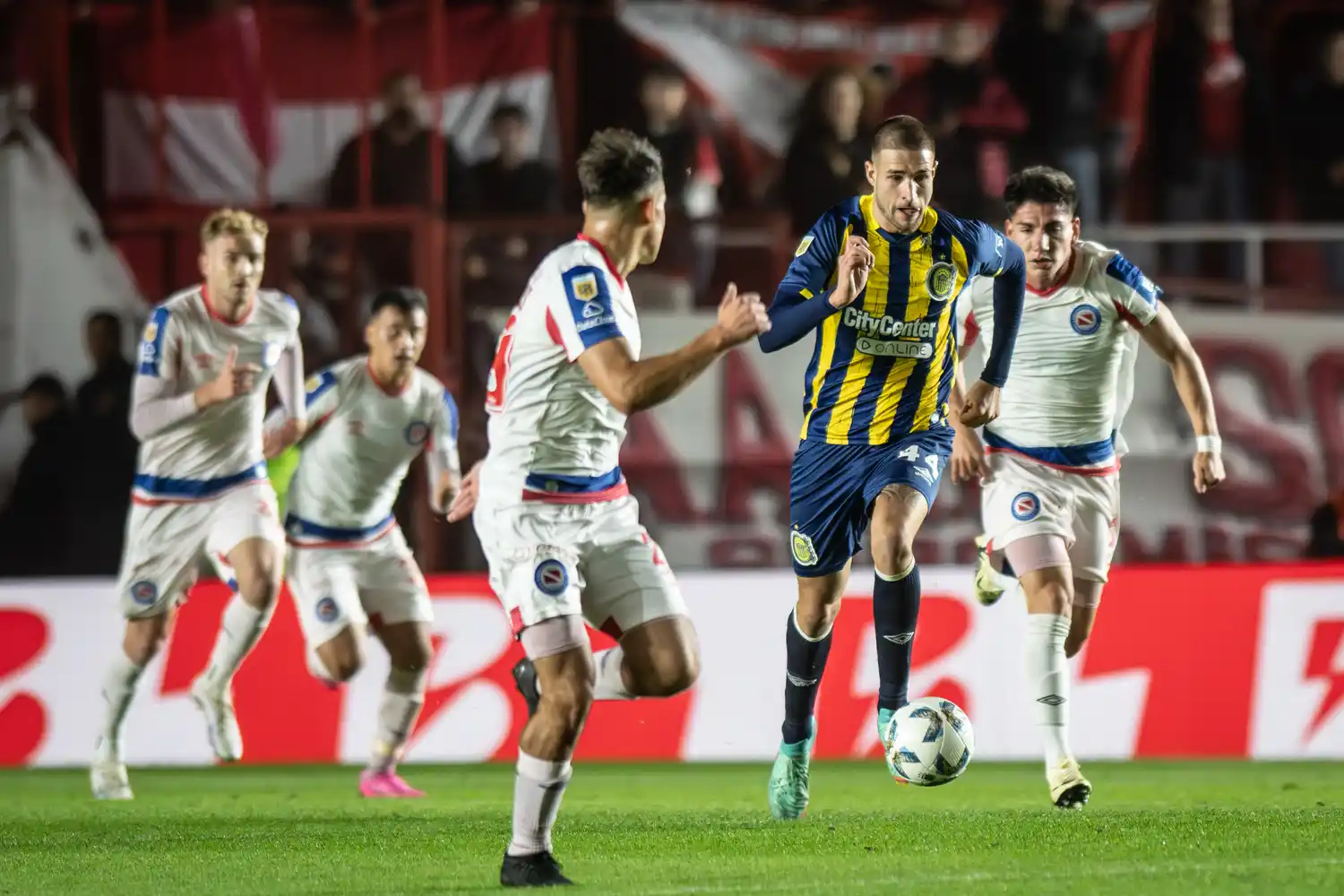 Central perdió 3 a 2 ante Argentinos Juniors, en un partidazo