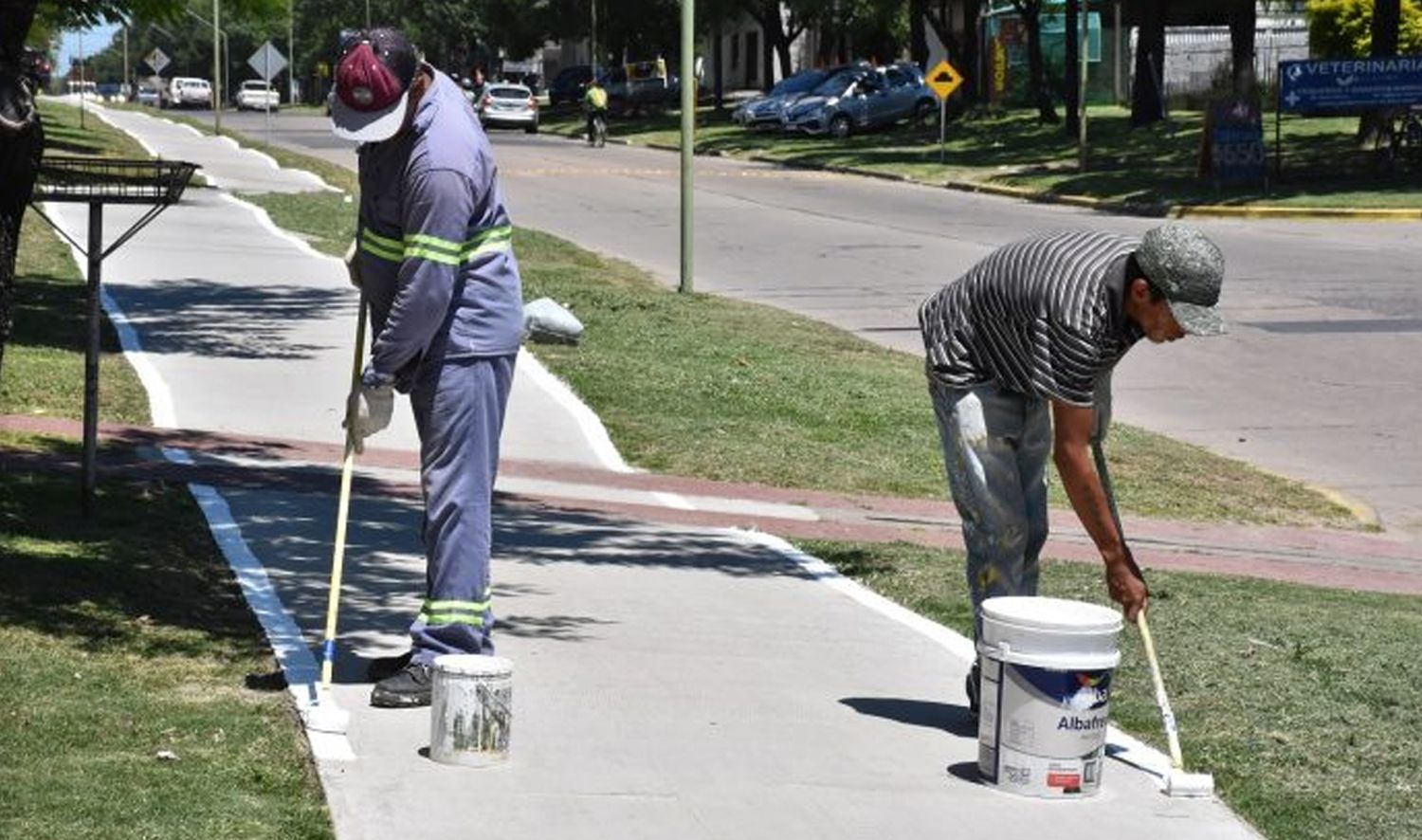 El Área Metropolitana busca incorporar peatones y ciclistas al entramado vial