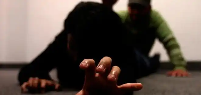 Patota de adolescentes la violó durante su cumpleaños de 15