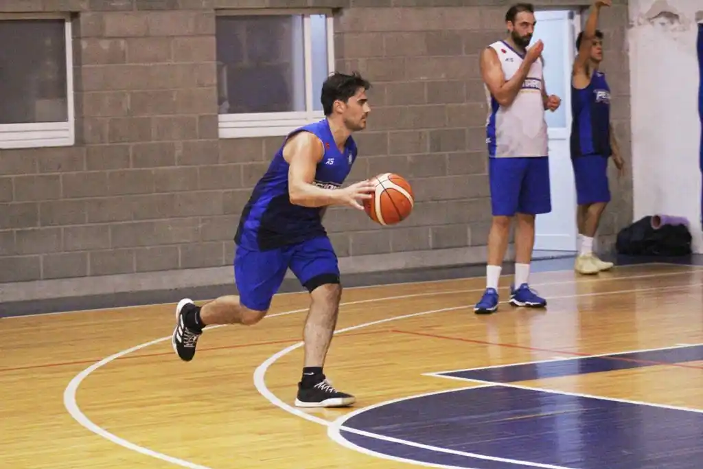Peñarol ya entrena con la presencia de Cantero