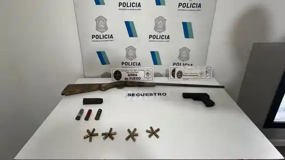 Amenazó con balearle la casa al almacenero del barrio porque le pidió que pague lo que se llevó fiado