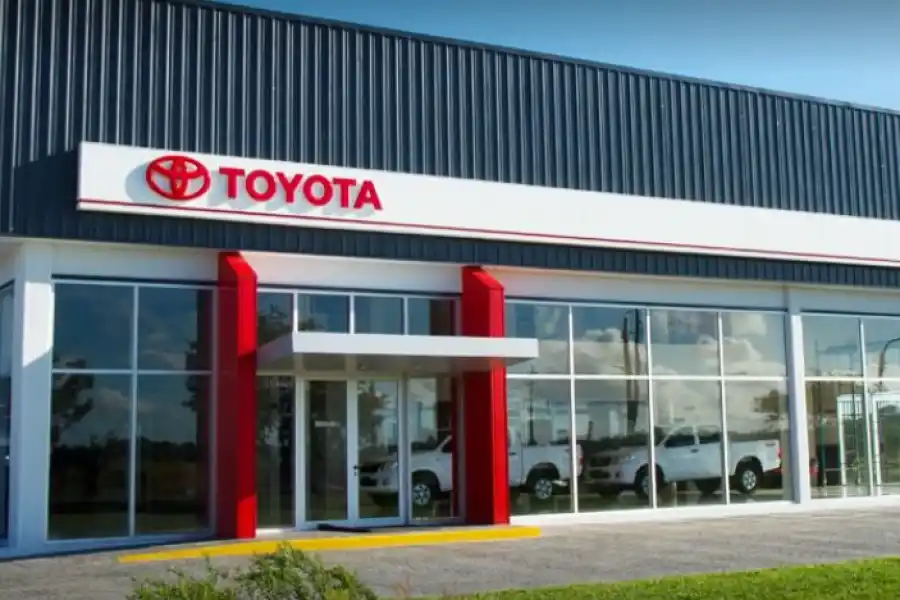 Toyota Mercedes gestionó las camionetas que adquirió Santi Maratea para Bomberos