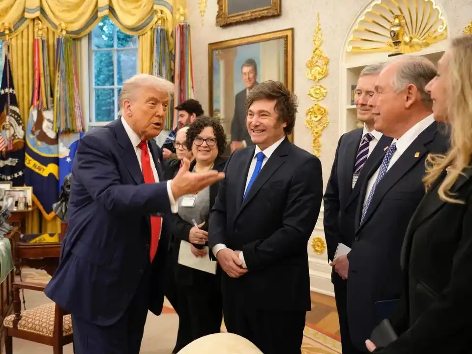 Consideran que la ayuda de Trump a Milei es una decisión “geopolítica”