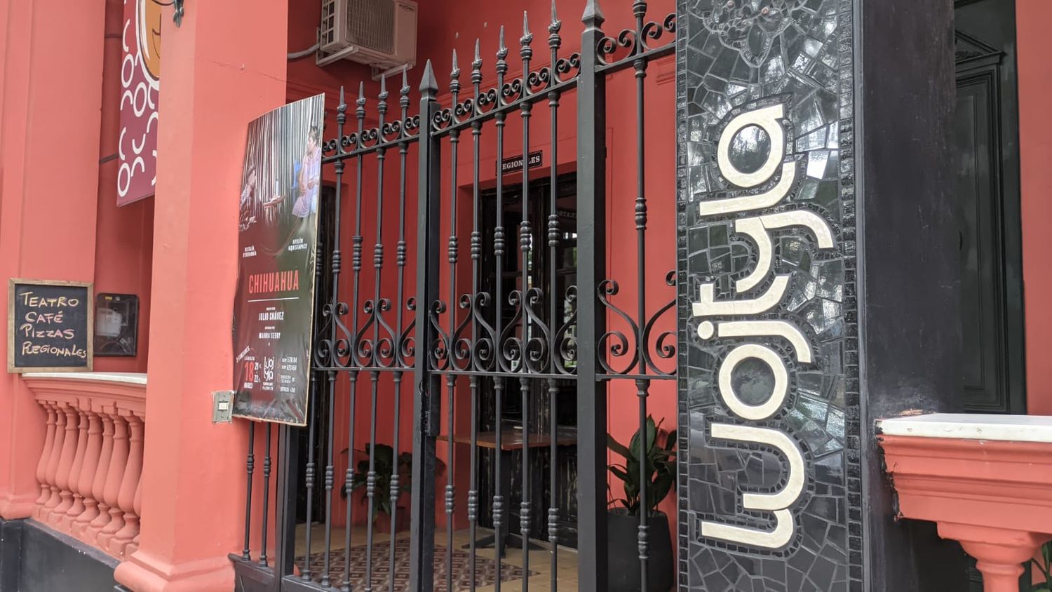 Teatro café Wojtyla, ubicado en Pellegrini 378. Foto archivo: La Opinión.