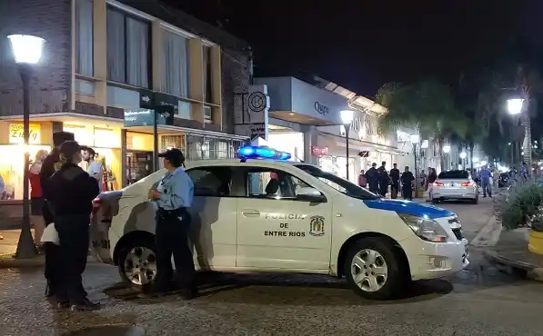 Choque, dos personas atropelladas, Tramontina y disturbios en el centro