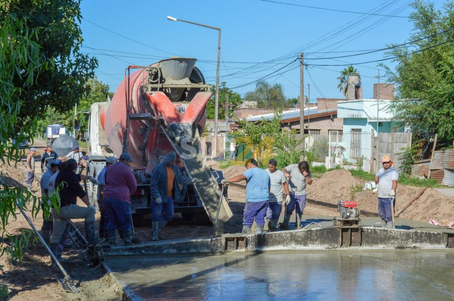 El gobierno municipal sigue con la pavimentación de calles 