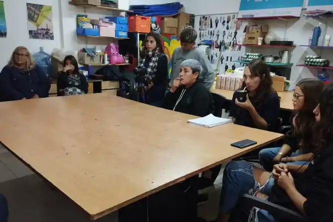 Jóvenes de los barrios 30 de Mayo y San Cayetano participan del programa “Futuro Memoria”