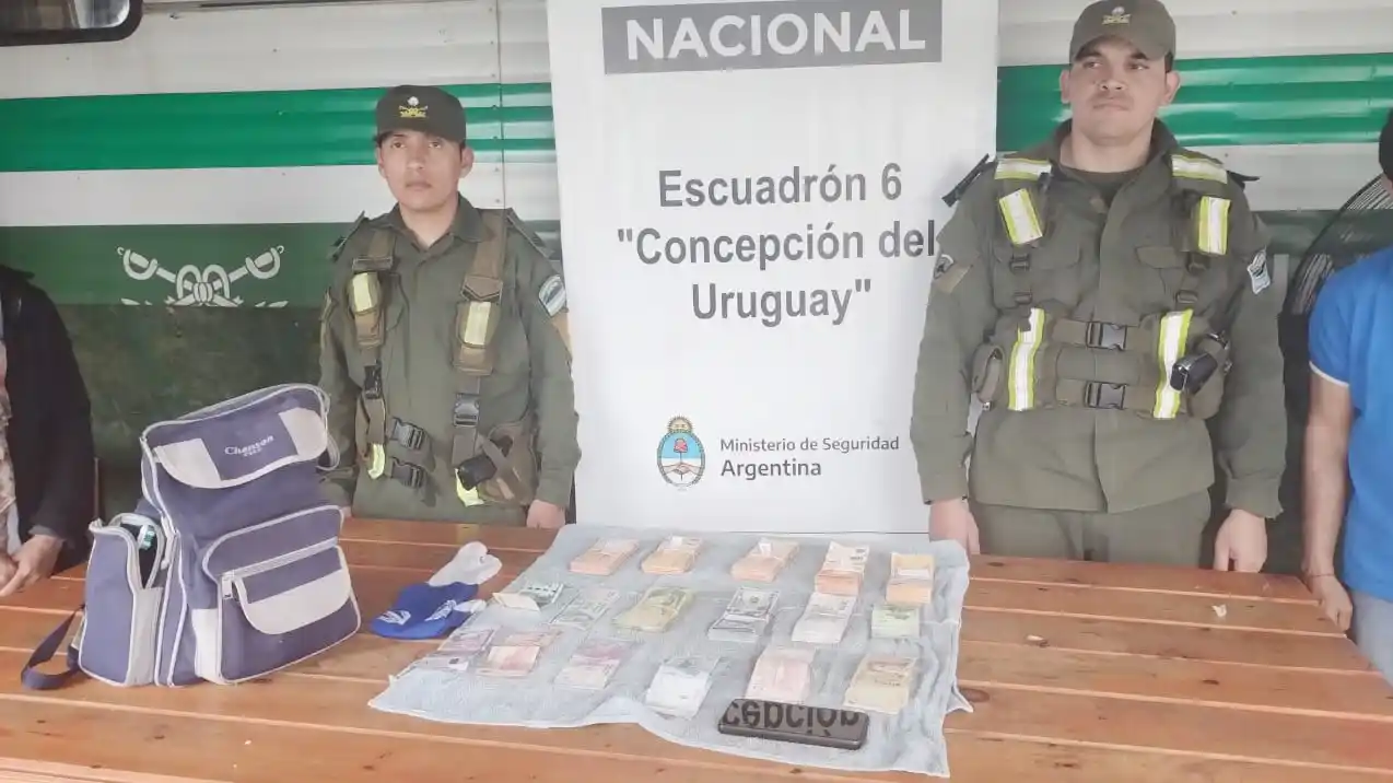 Circulaba en un vehículo con 525.000 pesos y más de 5 millones de guaraníes sin aval legal
