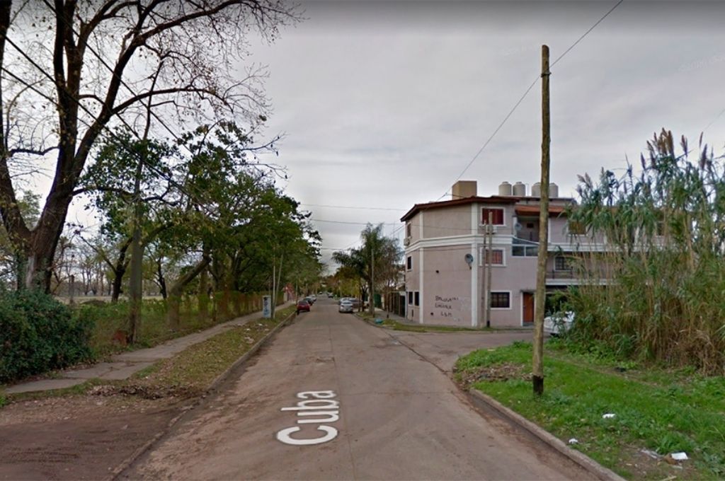 Delincuentes abordaron a una pareja y les robaron la camioneta
