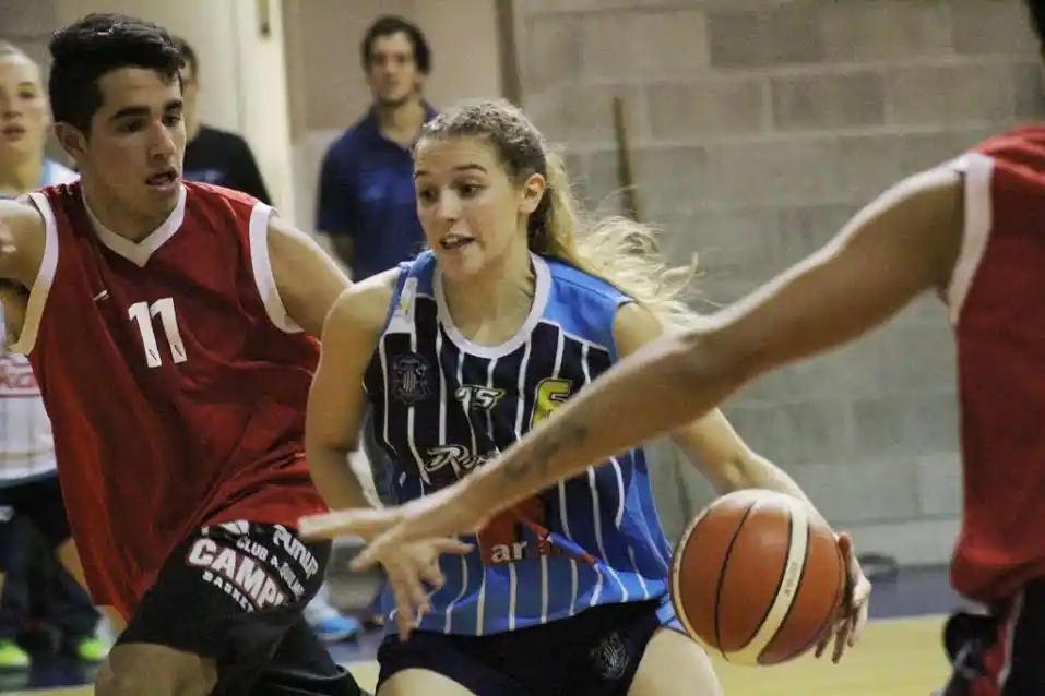 Peñarol presenta el plantel que competirá en la Liga femenina