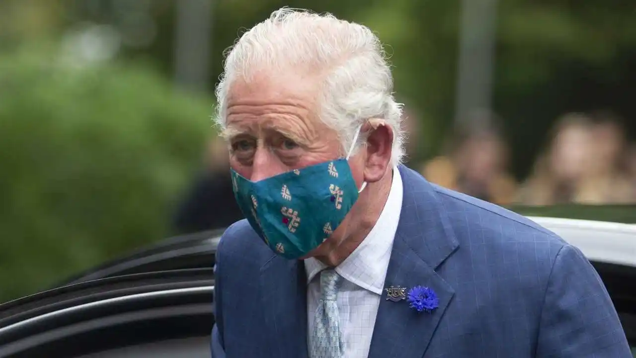 El príncipe Carlos está “desesperado” por la entrevista que brindaron Harry y Meghan