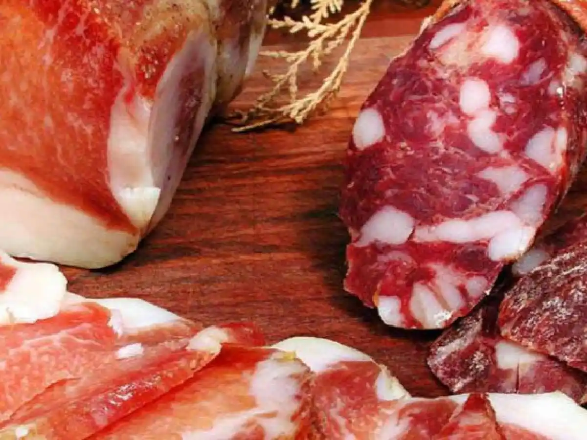 Modifican el Código Alimentario: fiambres, pan y galletitas deberán contener menos sal