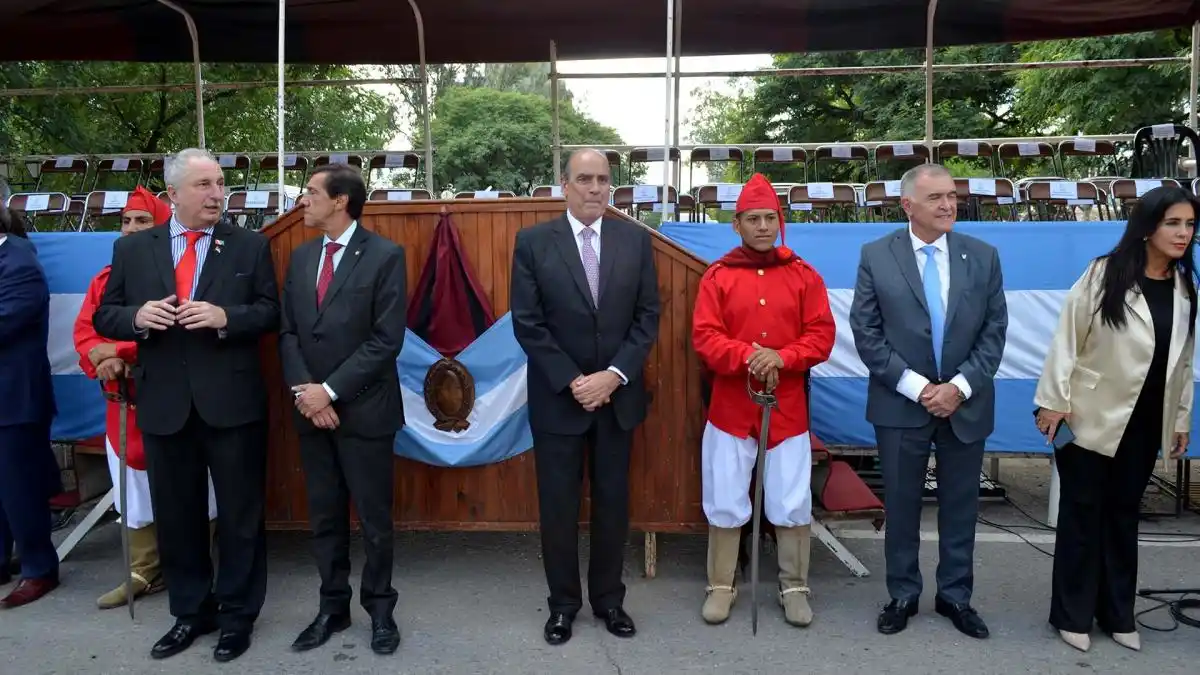 El ministro del Interior y varios gobernadores rindieron homenaje a Manuel Belgrano.